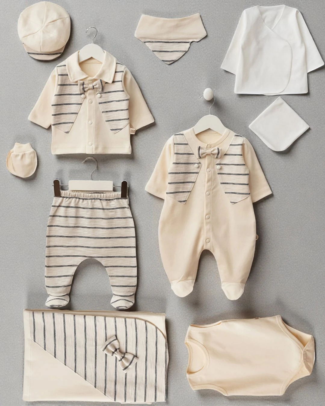 Erkek Bebek Smokin Detaylı Çizgili Krem Renk Premium Hastane Çıkışı Zıbın Seti  HC49