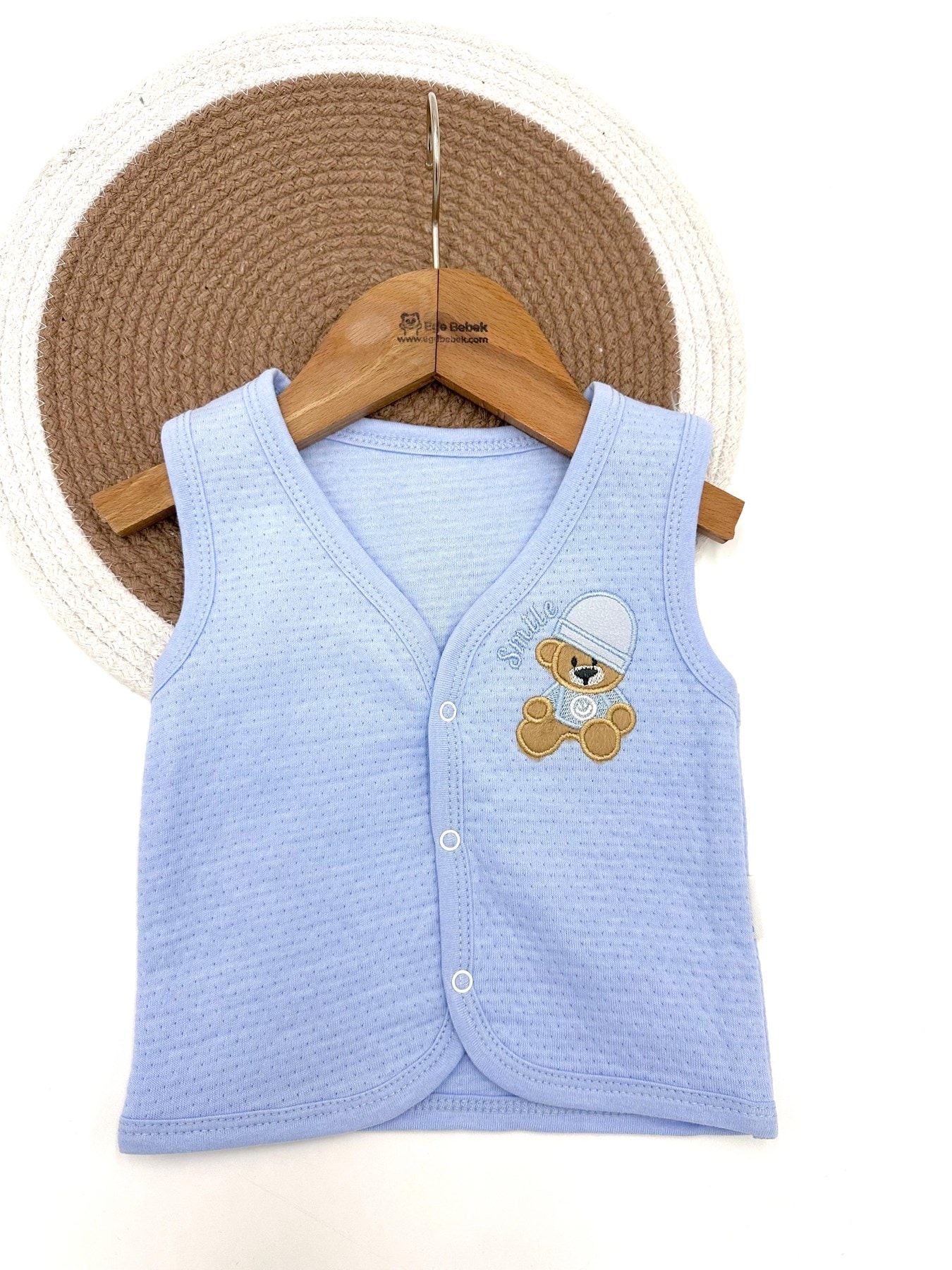 ERKEK BEBEK KAPİTONU KUMAŞ AYI NAKIŞLI 3-6-9-12-18 AY YELEK R1503