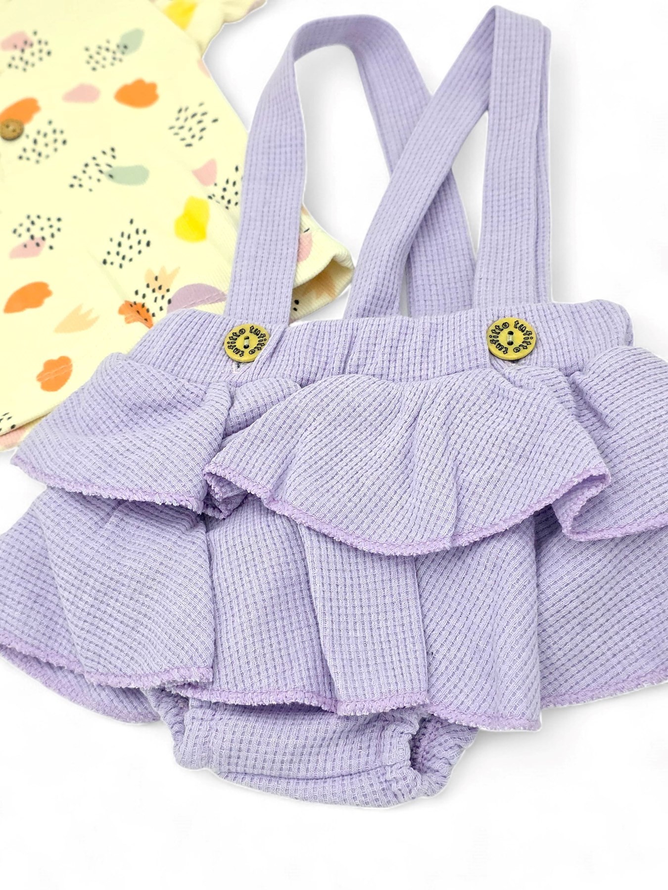 KIZ BEBEK YAZLIK KISA KOLLU FIRFIRLI ROMPER BASKILI T-SHIRT VE SALOPETLİ TAKIM R898
