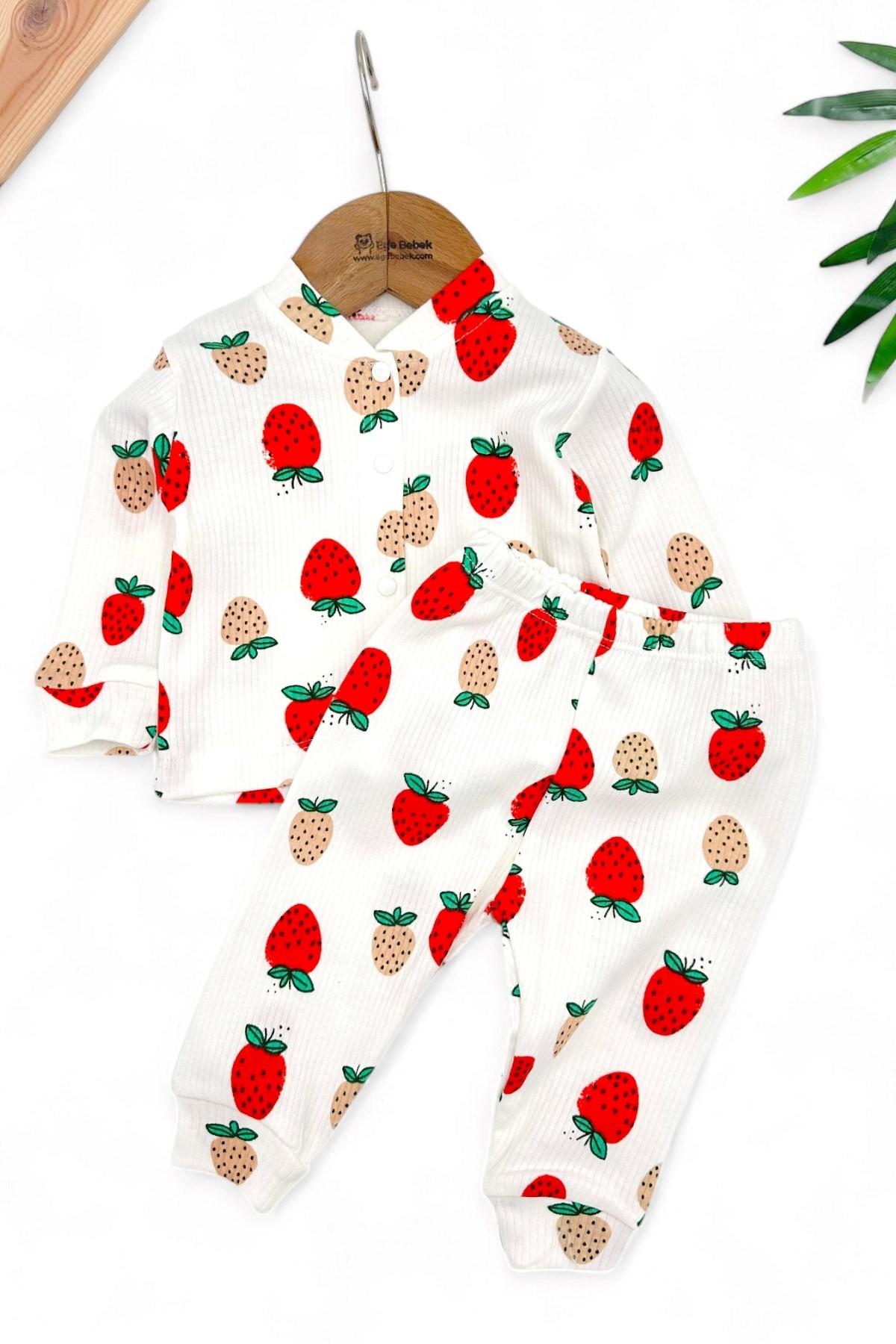 Kız Bebek Çilek Baskılı İnce Fitilli Gecelik Pijama Takımı Çıtçıtlı  Alt Üst Takım  R1474 - BEYAZ