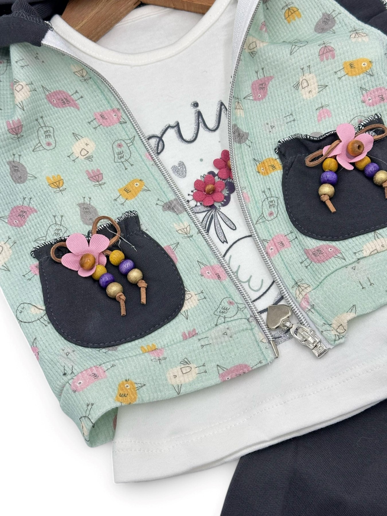 KIZ BEBEK YAZLIK KAPÜŞONLU YELEKLİ T-SHIRTLÜ ŞORTLU 3'LÜ TAKIM R1769