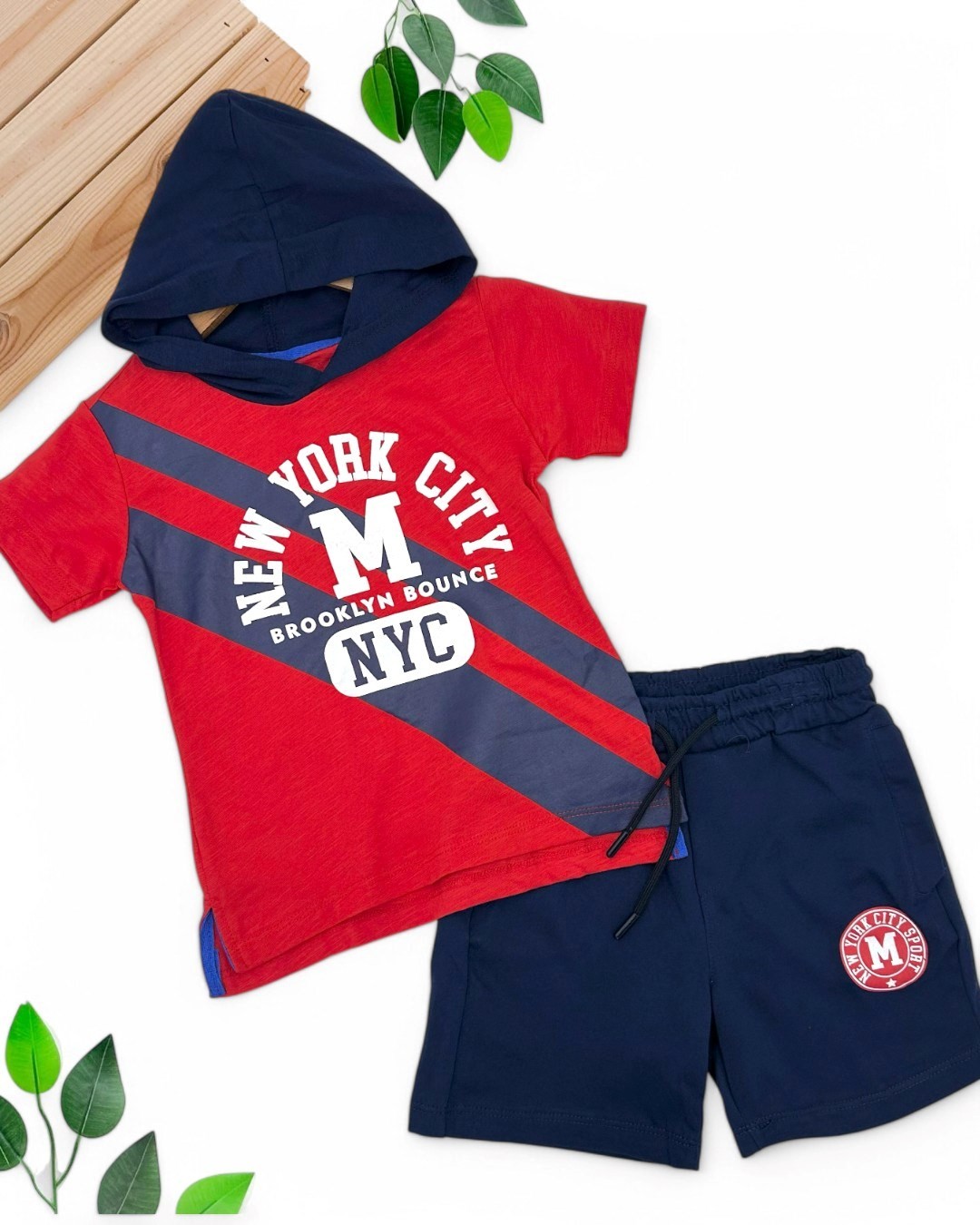 ERKEK ÇOCUK YAZLIK 2-3-4-5-6 YAŞ NY BASKILI KAPÜŞONLU T-SHIRT VE ŞORTLU TAKIM R1777 - KIRMIZI