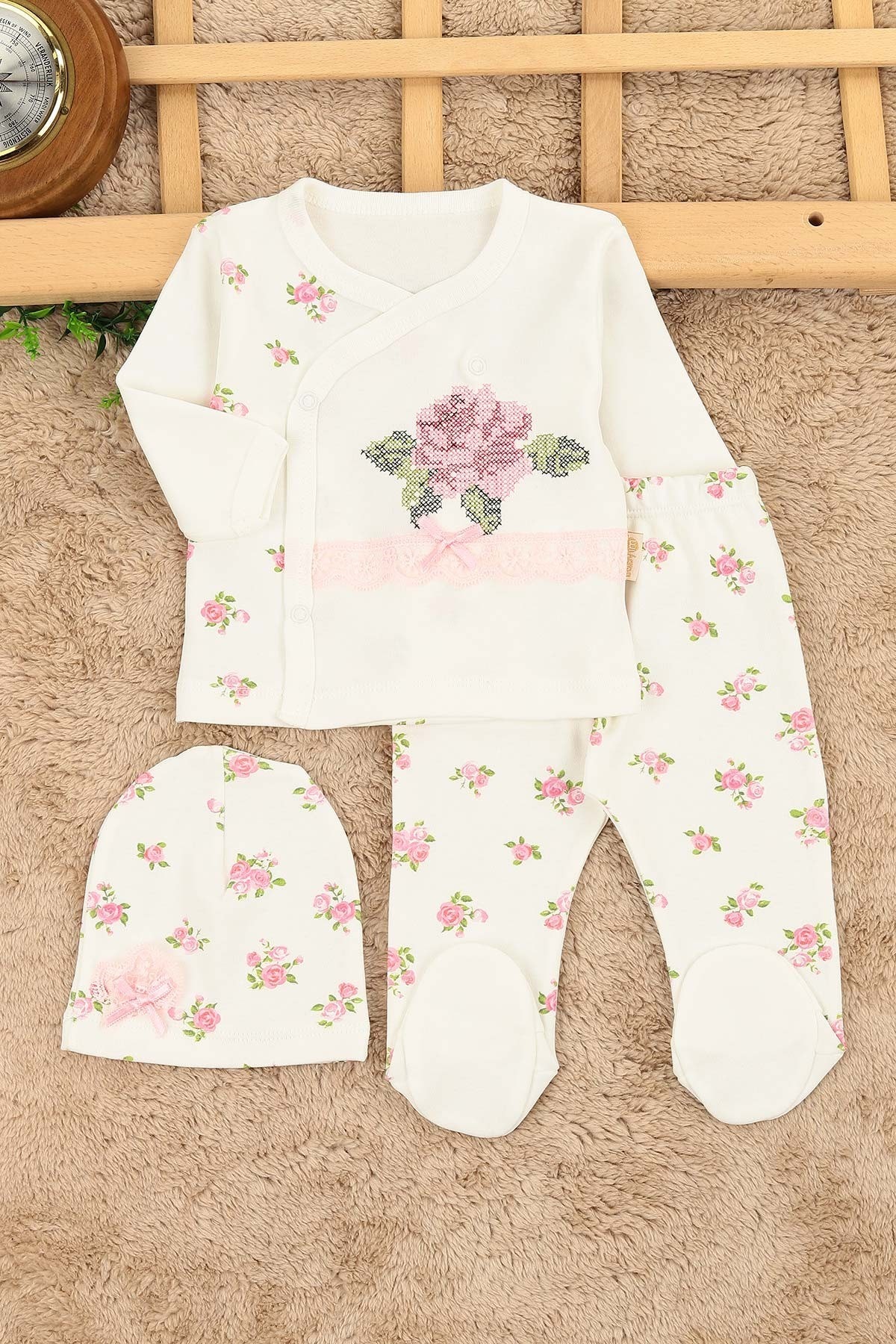 Kız Bebek Kaneviçe Gül Detaylı Fiyonklu 3 Parça Hastane Çıkışı / Zıbın Seti / Bebek Takım YeniDoğan R429 - BEYAZ