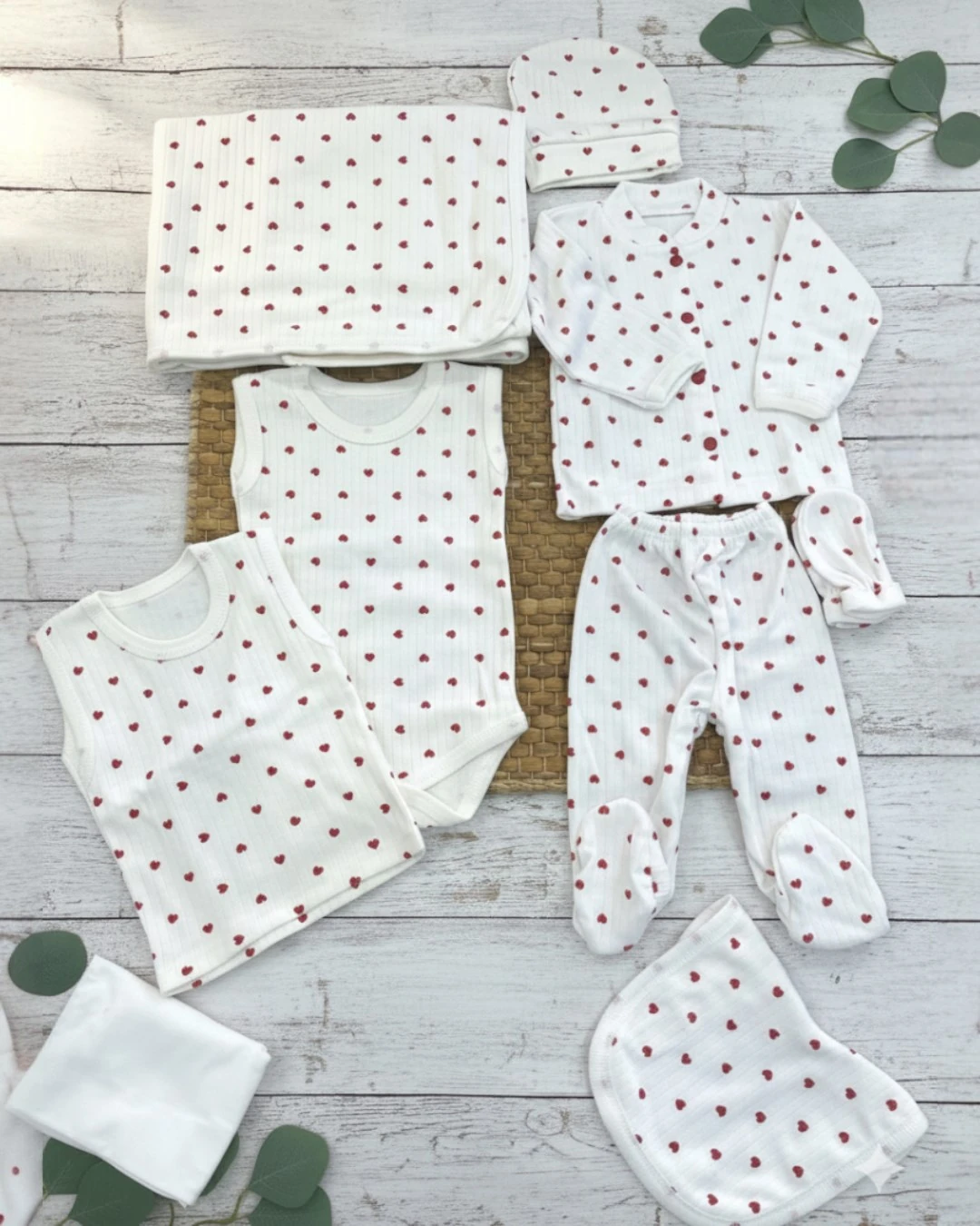 Kız Bebek Fitilli Kalp Baskılı 11 Parçalı Hastane Çıkışı Zıbın Seti Takımı R2371