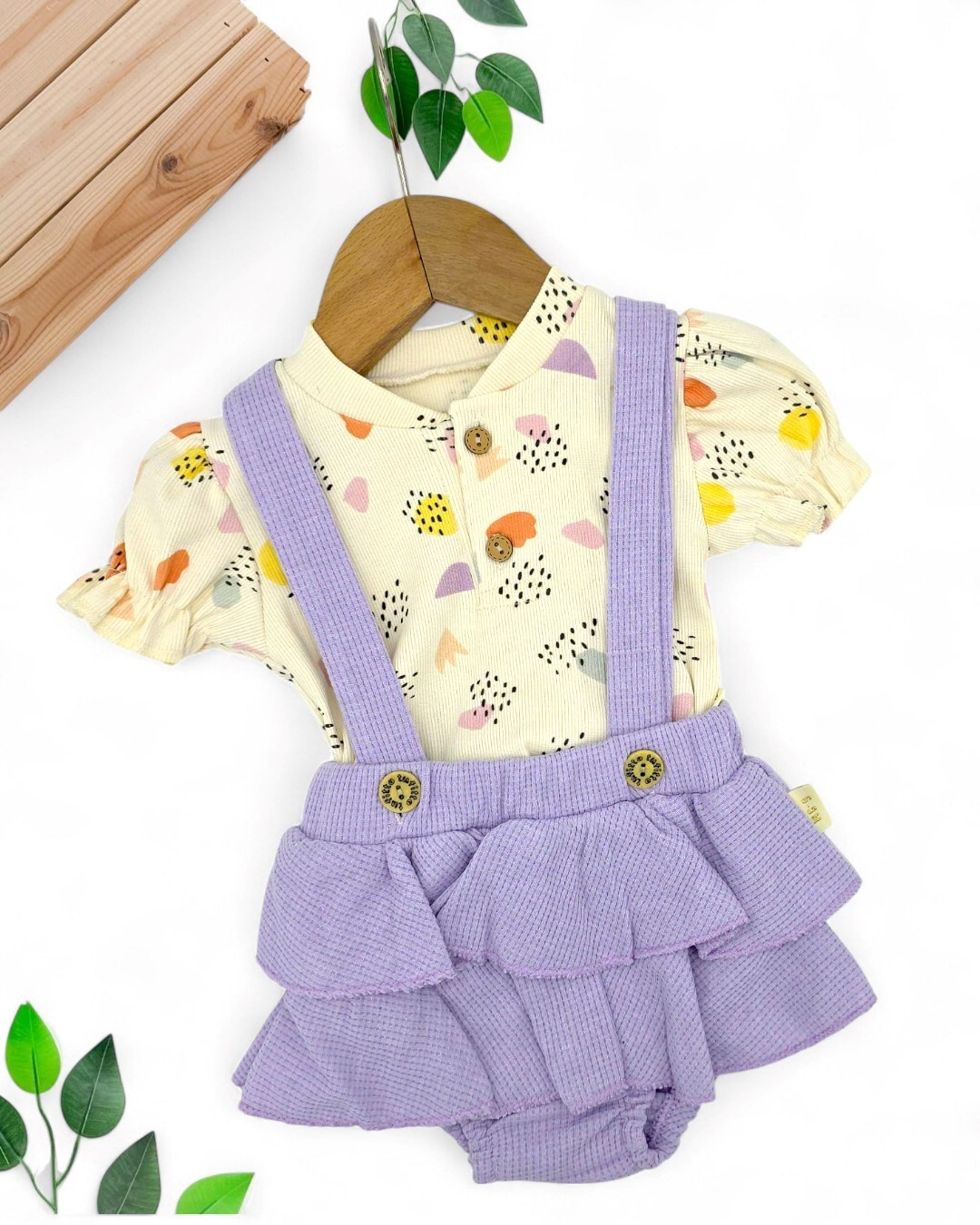KIZ BEBEK YAZLIK KISA KOLLU FIRFIRLI ROMPER BASKILI T-SHIRT VE SALOPETLİ TAKIM R898