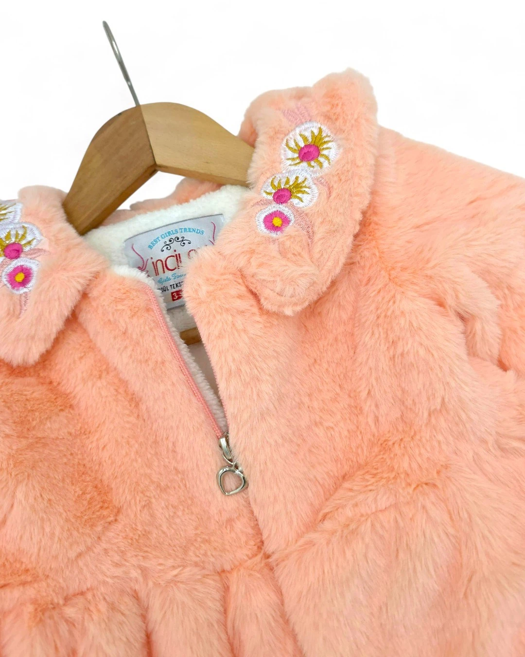 Kız Çocuk 2-3-4-5-6-7 Yaş Yakası Çiçek Nakışlı Peluş Mont R2243