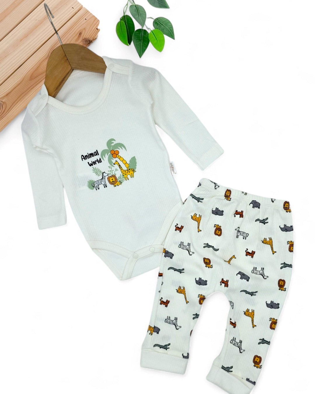 Erkek Bebek Yenidoğan Hayvanlar Baskılı Fitilli Çıtçıtlı Badi ve Altlı Natural Pamuk Bebek Takımı R2153 - BEYAZ