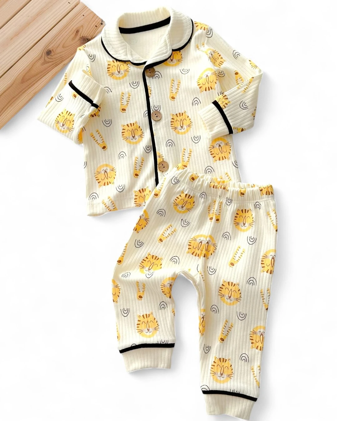 Erkek Bebek Sevimli Kaplan Baskılı 6-9-12-18-24 Aylık Mevsimlik Fitilli Kruvaze Yakalı Gecelik Pijama Takımı R2338