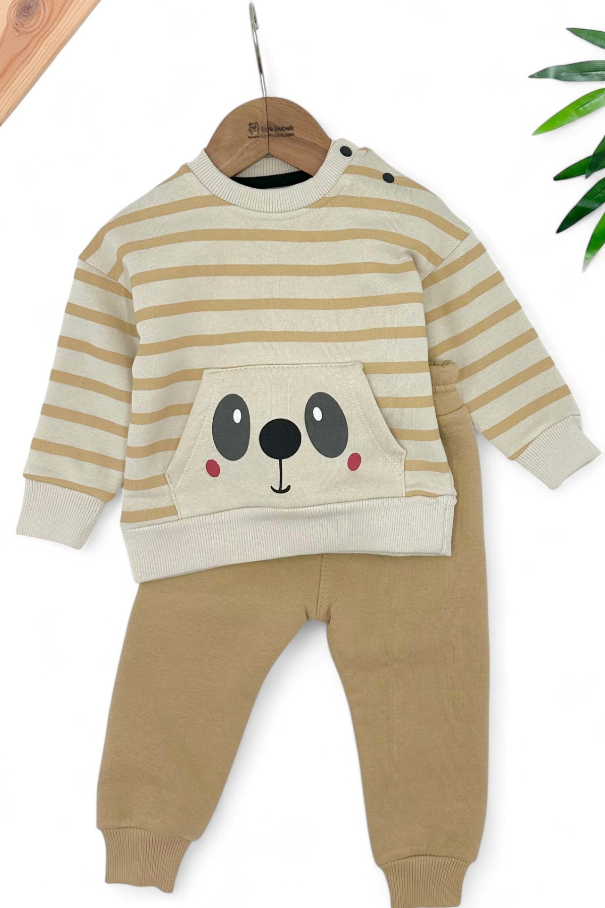 ERKEK ÇOCUK ÇİZGİLİ SEVİMLİ PANDA BASKILI KIŞLIK 3 İP ŞARDONLU POLARLI BEBEK TAKIMI R1455 - KAHVE