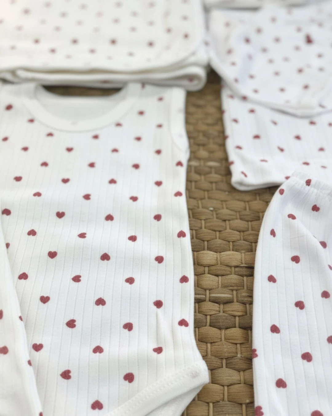 Kız Bebek Fitilli Kalp Baskılı 11 Parçalı Hastane Çıkışı Zıbın Seti Takımı R2371