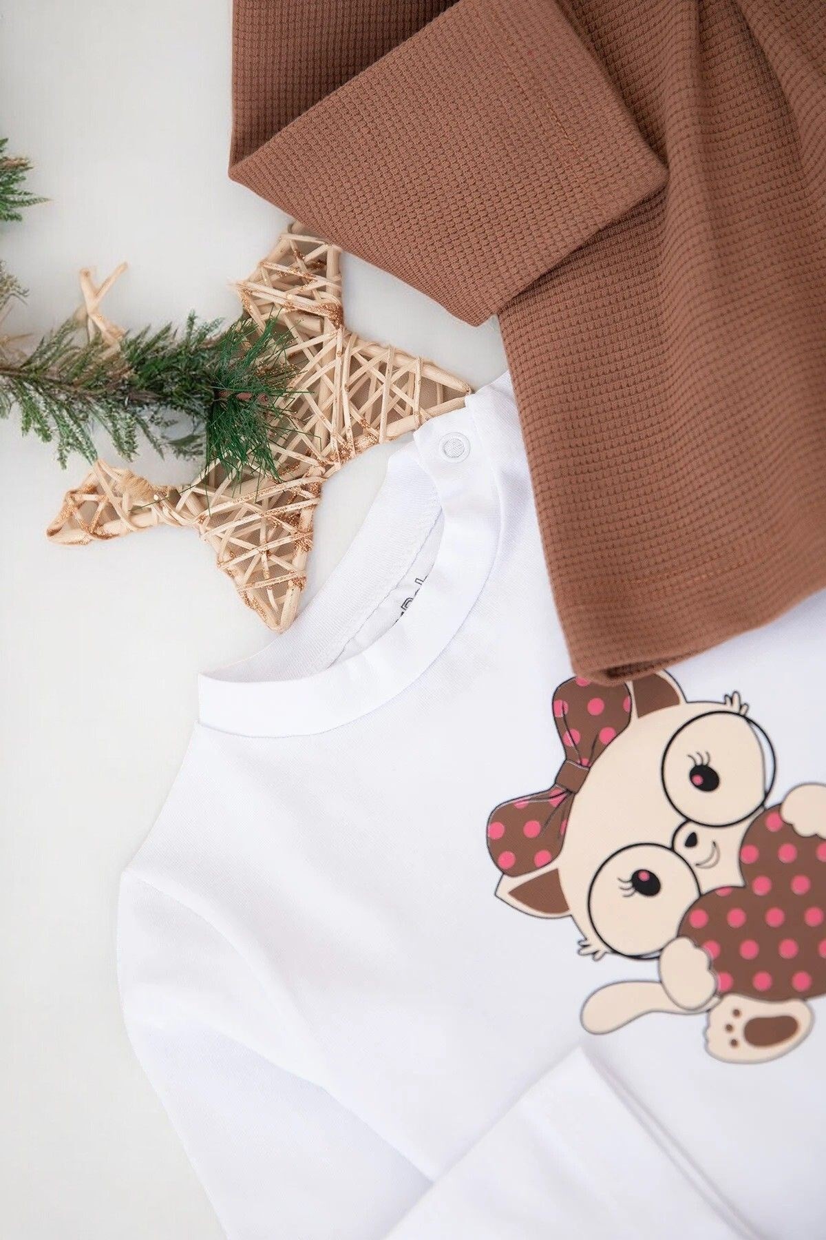 KIZ BEBEK 6-24 AY WAFFLE KUMAŞ 3 PARÇA CEKETLİ FİYONK DETAYLI MEVSİMLİK BEBEK TAKIMI R1007
