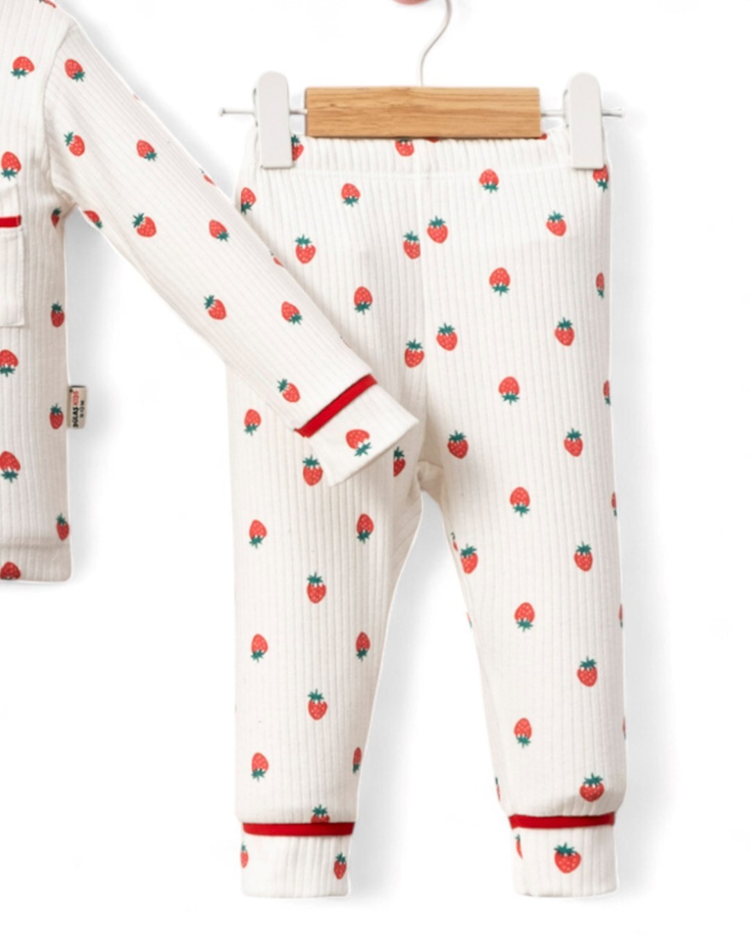 Kız Çocuk Çilek  Baskılı ruvaze Yakalı, Düğmeli Mevsimlik Gecelik Pijama Takımı 0-6 Yaş R2186