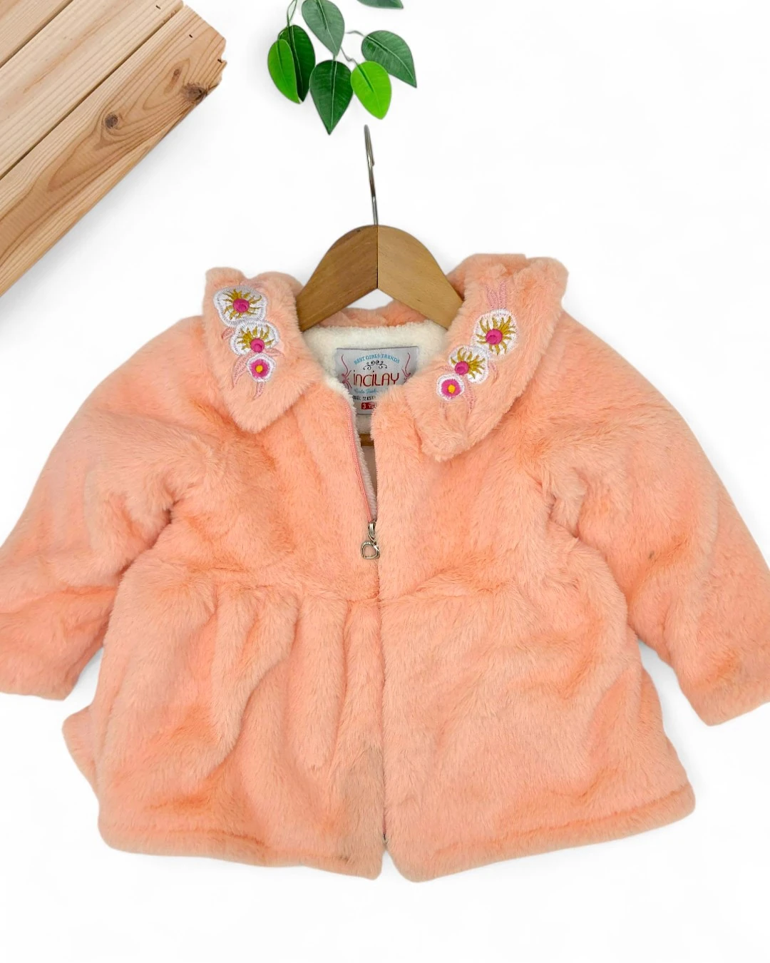 Kız Çocuk 2-3-4-5-6-7 Yaş Yakası Çiçek Nakışlı Peluş Mont R2243