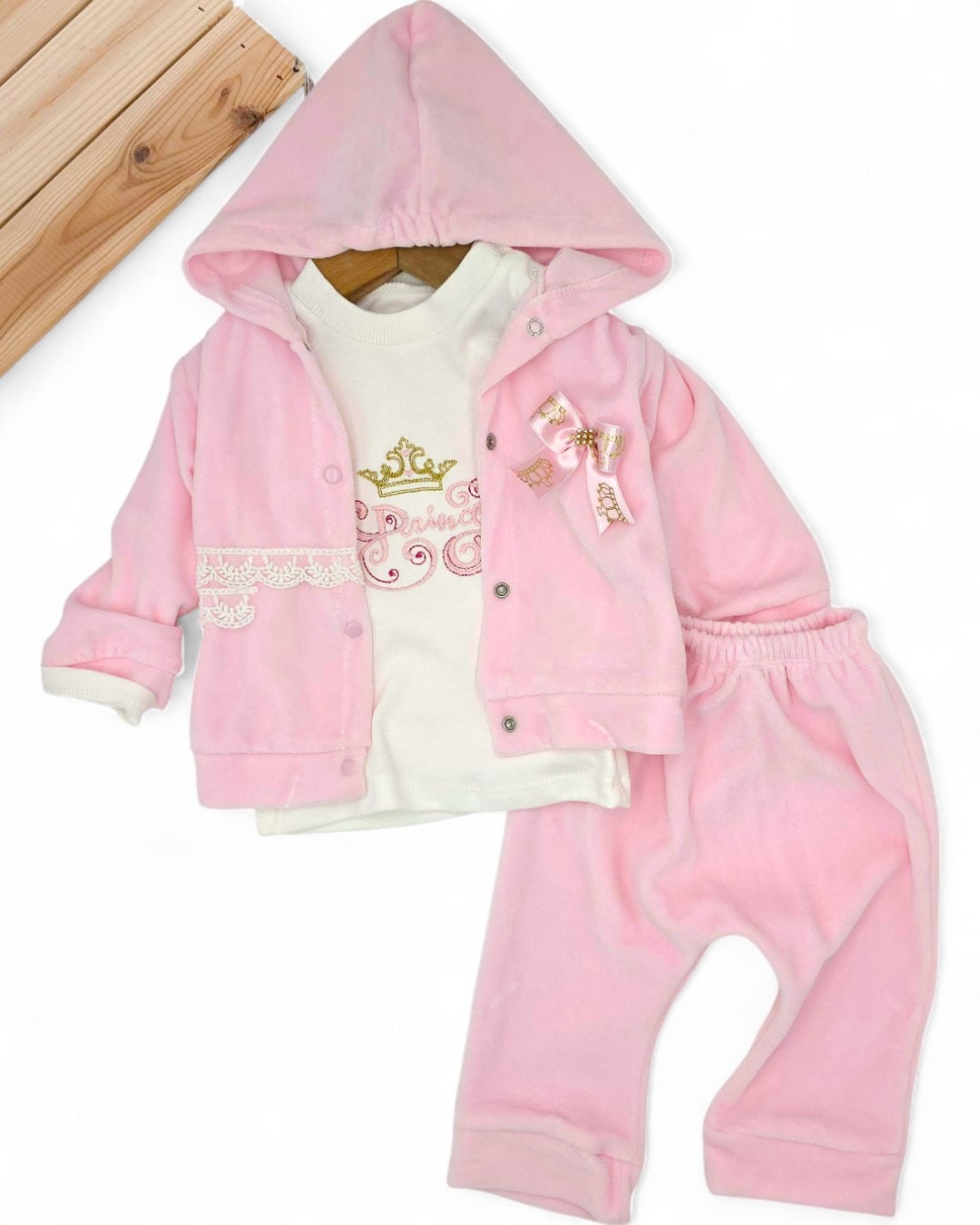 3-12 Ay Kız  Bebek Kışlık Kadife 3'lü Takım - Kapüşonlu Hırka, Çıtçıtlı Body ve Pantolonlu  R2212