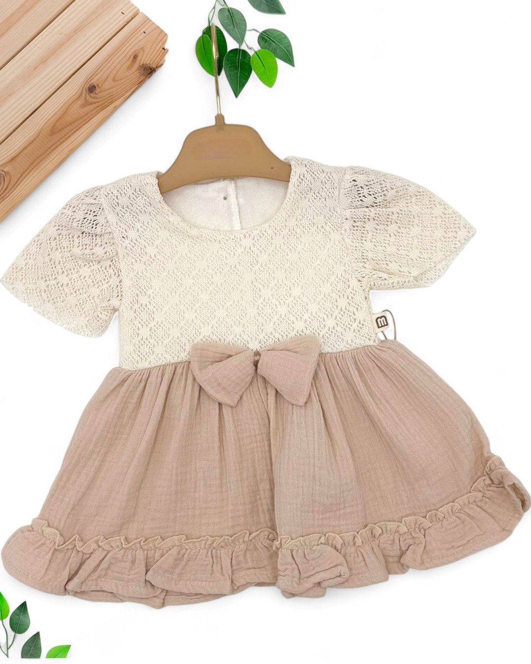 KIZ BEBEK DAR KALIP 6-9-12-18-24 AY FİYONK DETAYLI YAZLIK MÜSLİN ELBİSE R1826 - BİSKÜVİ