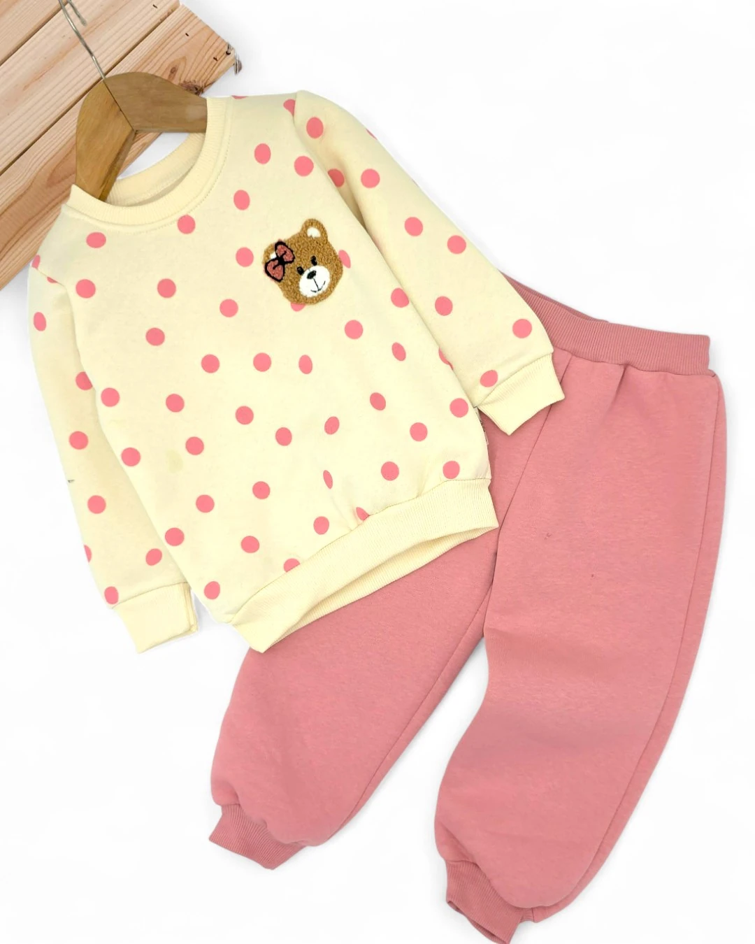Kız Bebek Dar Kalıp Puantiyeli Kışlık 3 İp Şardonlu Ayıcık Nakışlı Şirin Alt Üst Takım R2337