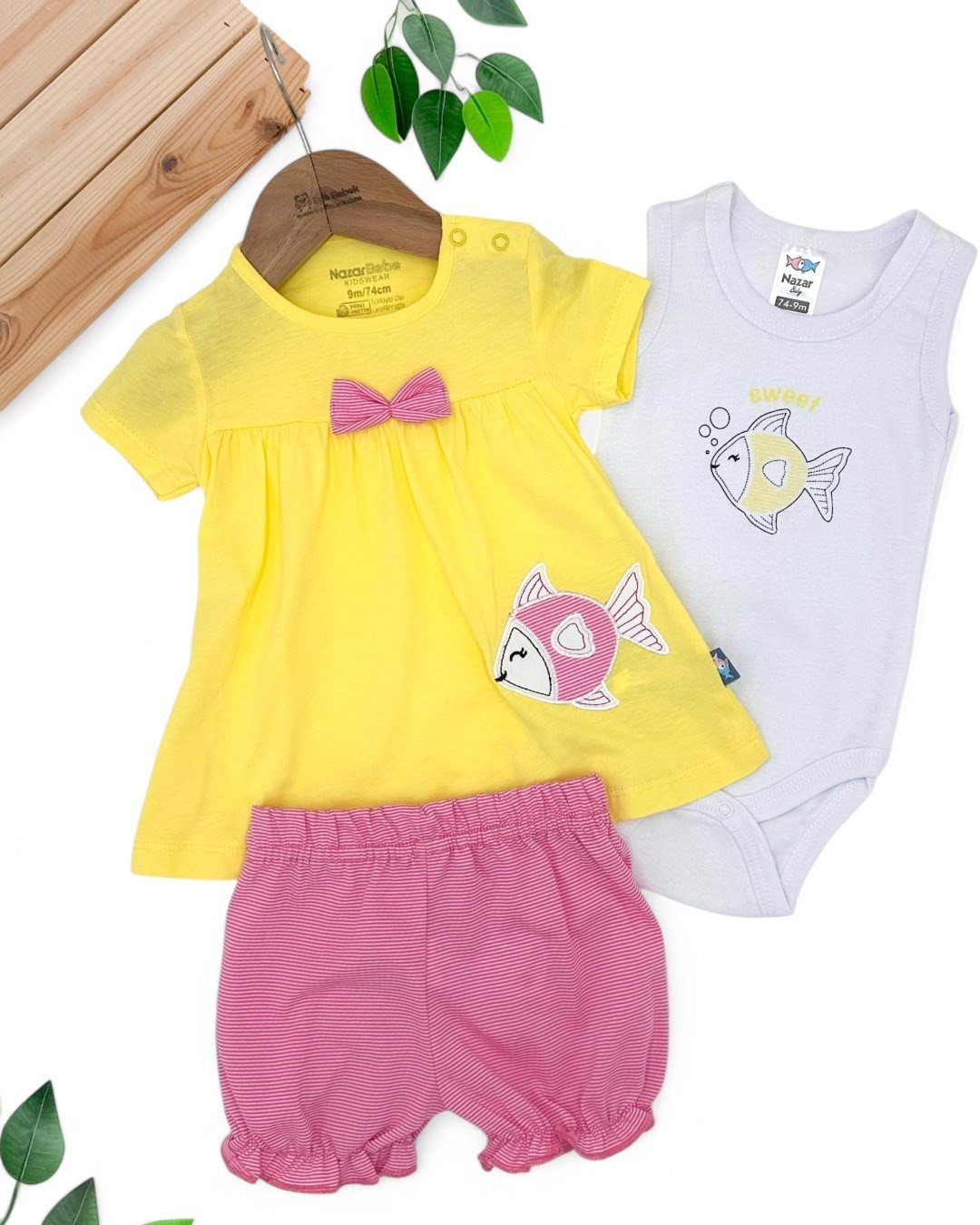 KIZ BEBEK YAZLIK 6-9-12-18-24 AY 3 PARÇA ÇITÇITLI BODYLİ BALIK NAKIŞLI TAKIM R1766 - SARI