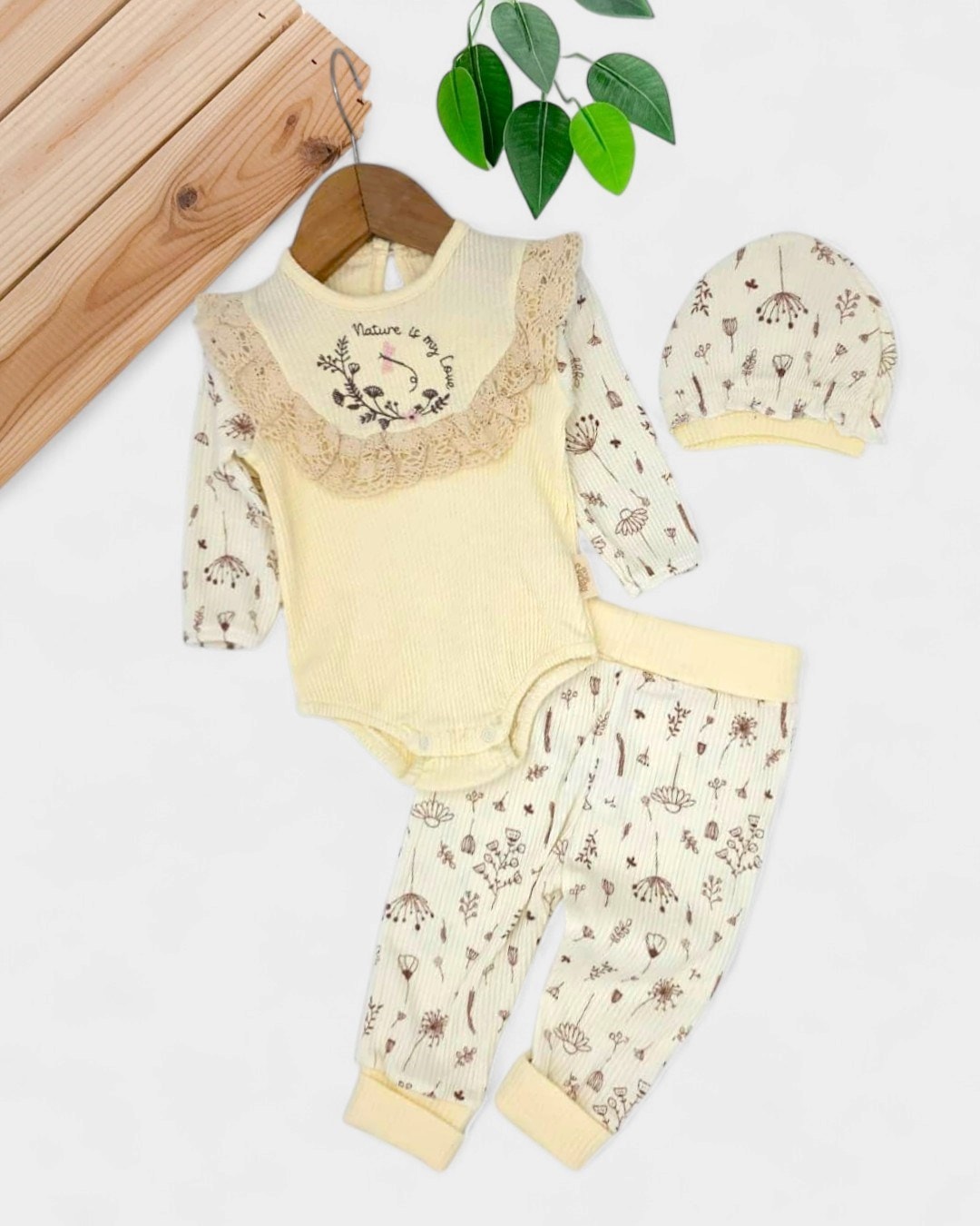 Kız Bebek Çiçek Baskılı, Şapkalı, Çıtçıtlı Bodyli, 3 Parça Şık 3-6-9-12 Ay Bebek Takımı R2047