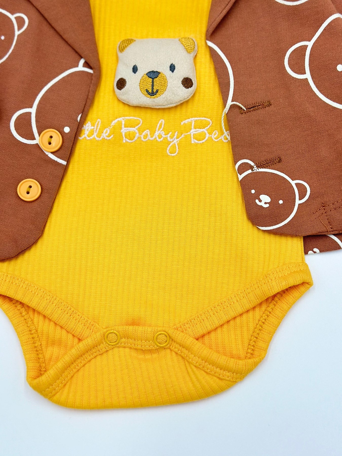 ERKEK BEBEK YENİ DOĞAN ŞIK AYI BASKILI AKSESUARLI  FİTİLLİ BODY VE ALTLI ÖZEL GÜN TAKIMI 0-3-6-9 AY R1206