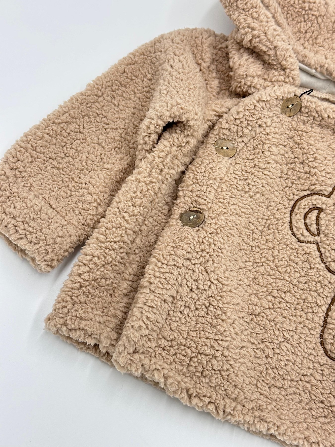 BEBEK PELUŞ WELSOFT AYI NAKIŞLI KAPÜŞONLU KIŞLIK HIRKA-CEKET R1436