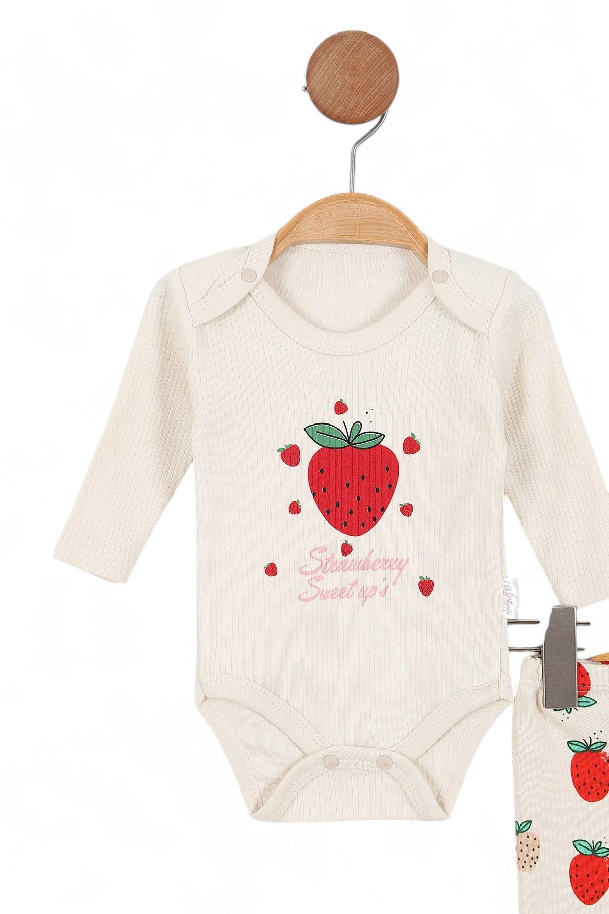 Kız Bebek Yenidoğan Çilek Desenli Çıtçıtlı Badi ve Altlı Natural Pamuk Bebek Takımı 0-9 Ay R1518