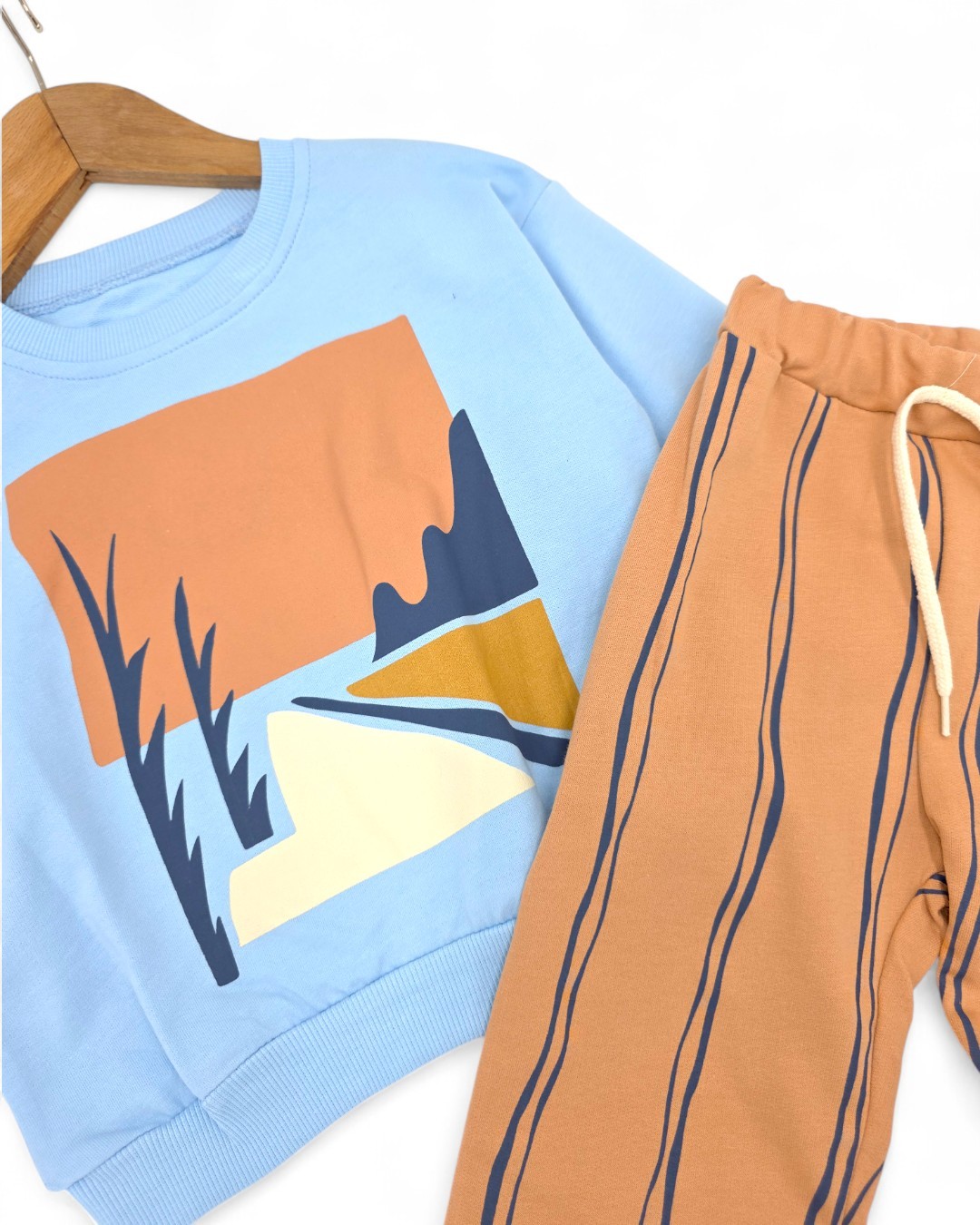 Erkek Çocuk Manzara Baskılı Sweatshirt, Çizgili Pantalonlu Özgün Tasarım Alt Üst Eşofman Takımı R2083