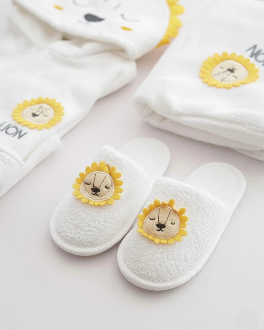 Bebek Lion Nakışlı 4'lü Havlu & Bornoz Banyo Seti, Yeni Doğan Bornoz Takımı BN16