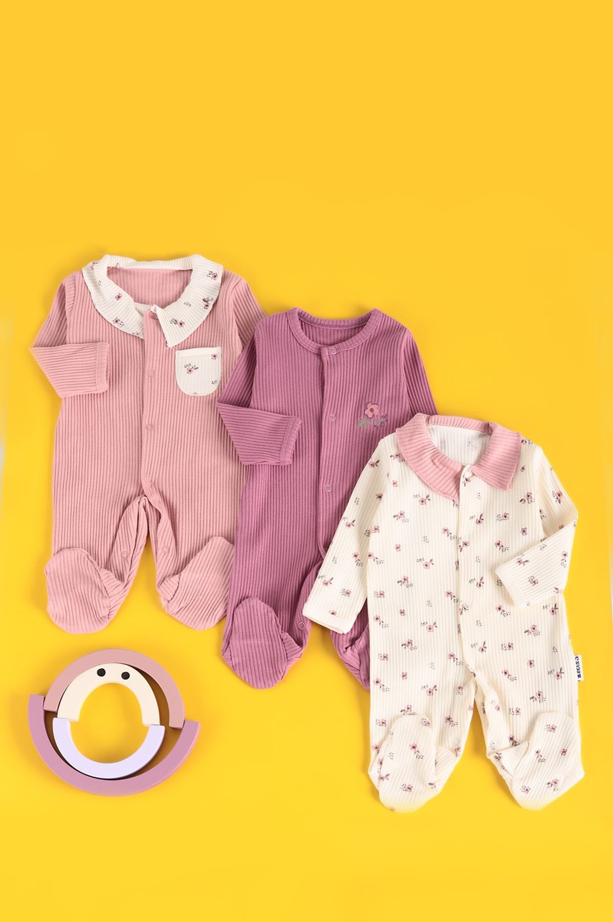 KIZ BEBEK 0-3 / 3-6 / 6-9 AY ÇİÇEK BASKILI PATİKLİ ALTTAN ÇITÇITLI 3'LÜ TULUM SETİ R1976