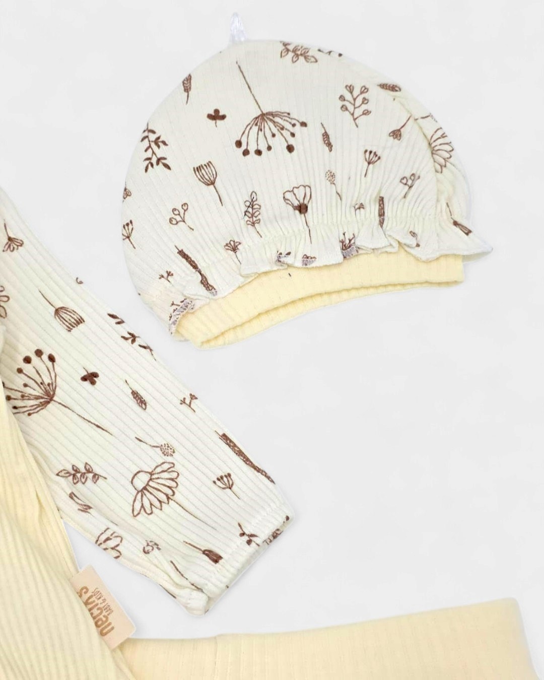 Kız Bebek Çiçek Baskılı, Şapkalı, Çıtçıtlı Bodyli, 3 Parça Şık 3-6-9-12 Ay Bebek Takımı R2047