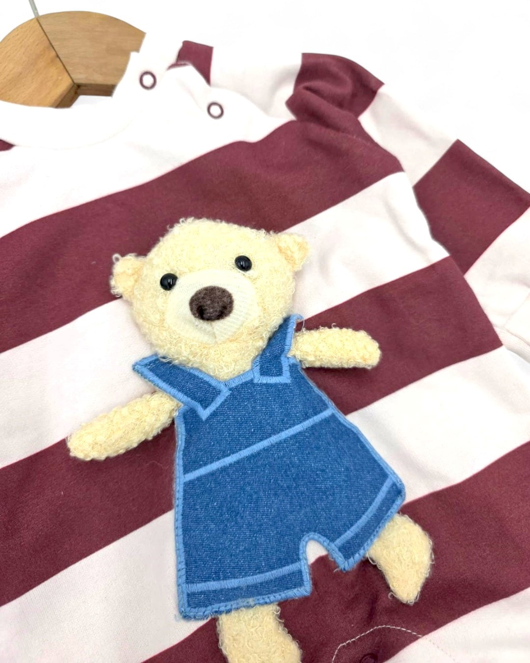 Ayıcık Aksesuarlı Çizgili Alttan Çıtçıtlı 3-12 Ay Bebek Tulumu %100 PAMUK R2021