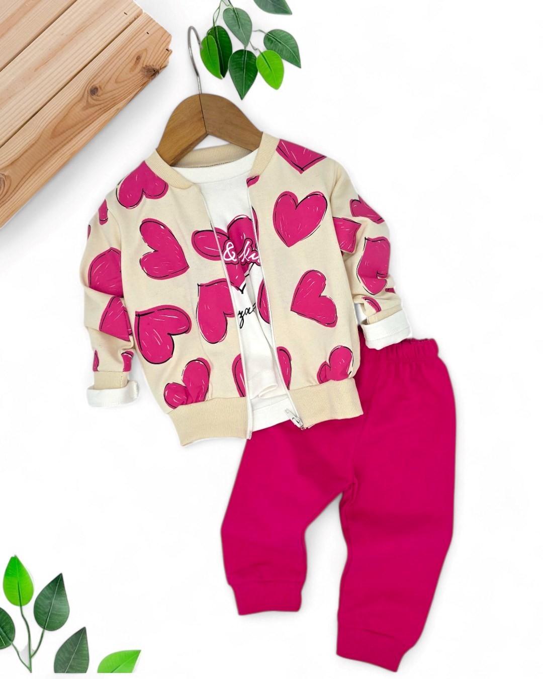 Kız Bebek Mevsimlik 3’lü Takım – Kalp Baskılı Ceket, Uzun Kollu Badi ve Alt – 6-24 Ay R1989 - FUŞYA