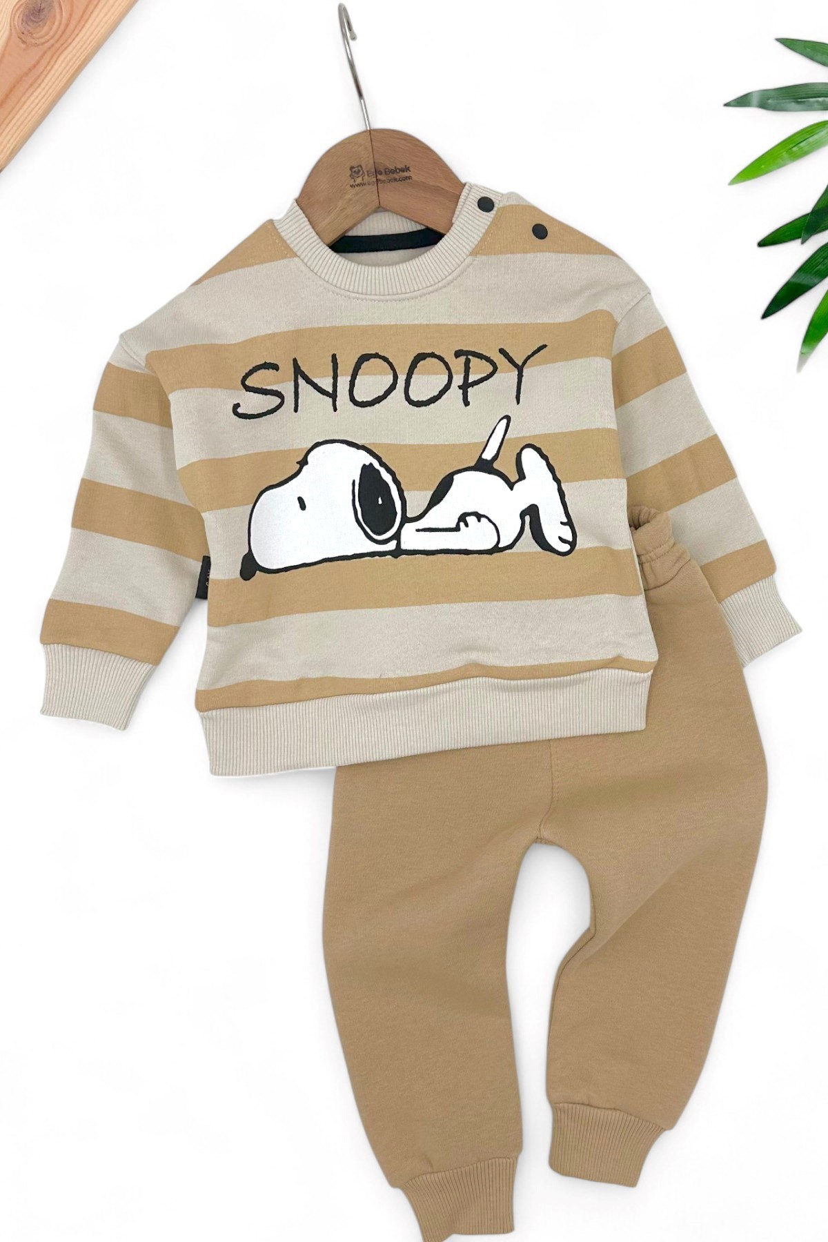 ERKEK BEBEK ÇİZGİLİ SNOOPY BASKILI KIŞLIK POLARLI 3 İP ŞARDONLU 3-6-9-12-18 AY BEBEK TAKIMI R1451 - KAHVE