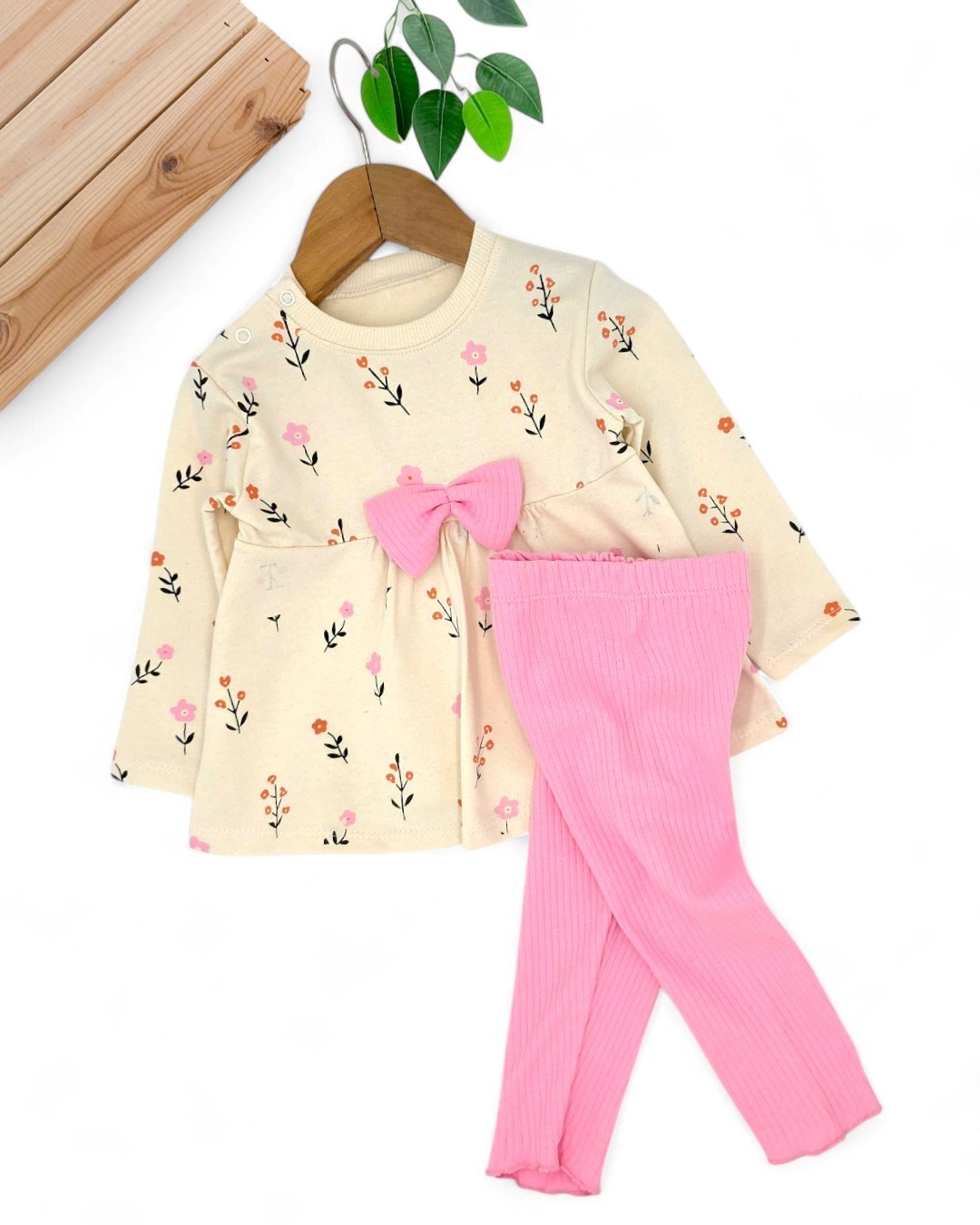 Kız Bebek Çiçek Baskılı Mevsimlik 2’li Takım – Fiyonklu Uzun Kollu Üst ve Fitilli Tayt – 6-24 Ay R1987 - PEMBE