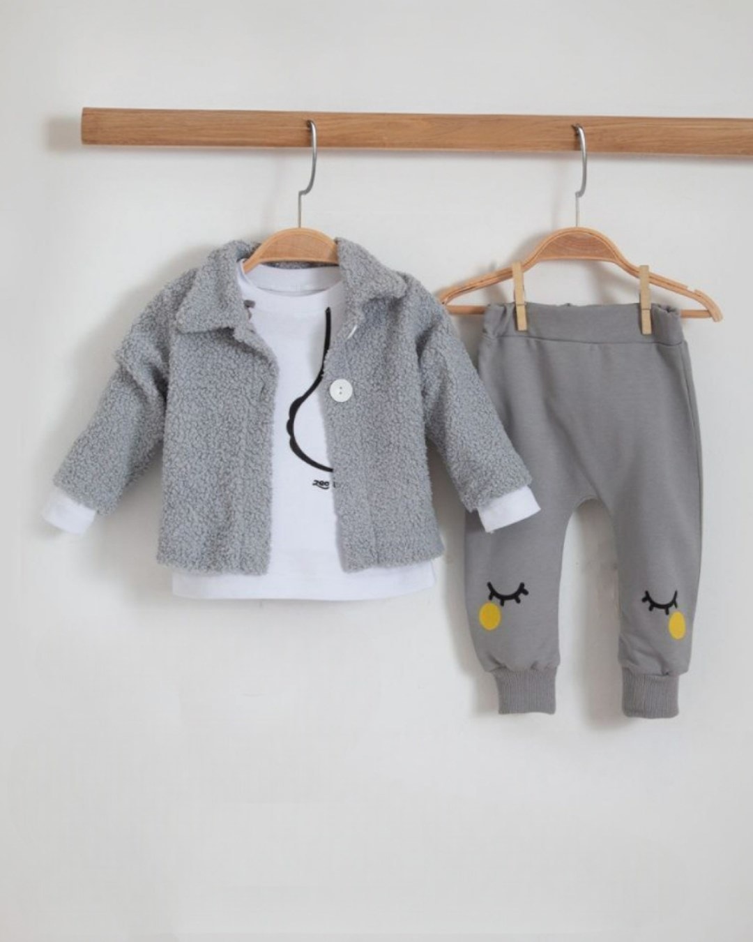 Kuğu Baskılı Sweatshirt ve Peluş Hırkalı 3-6-9-12-18 Ay 3 Parça Kız Bebek Takımı R2239