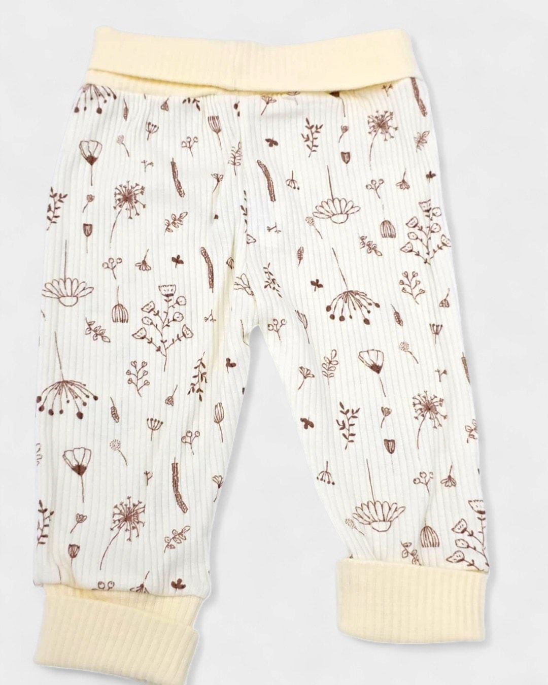 Kız Bebek Çiçek Baskılı, Şapkalı, Çıtçıtlı Bodyli, 3 Parça Şık 3-6-9-12 Ay Bebek Takımı R2047