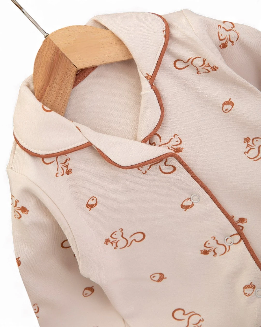 Erkek Bebek Sincap Baskılı Kruvaze Yakalı %100 Pamuklu Lüx Gecelik Alt Üst 2'li Takım R2379