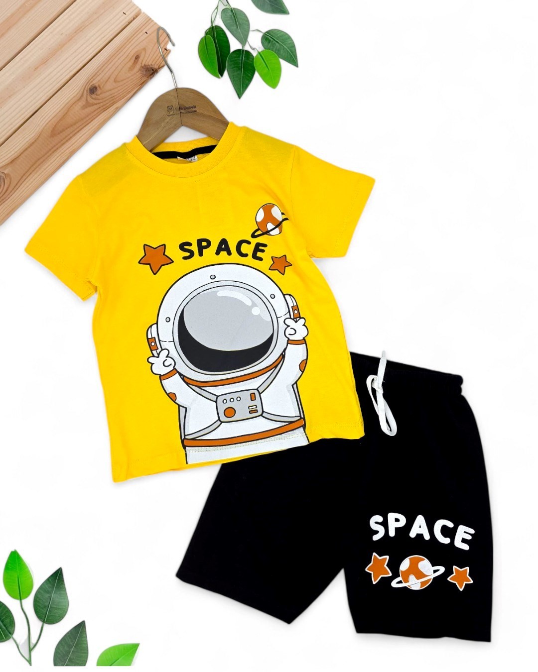 Erkek Çocuk Uzay Temalı Astronot Baskılı Yazlık Tişört ve Şort Takımı (4-8 Yaş) – R1954 - SARI