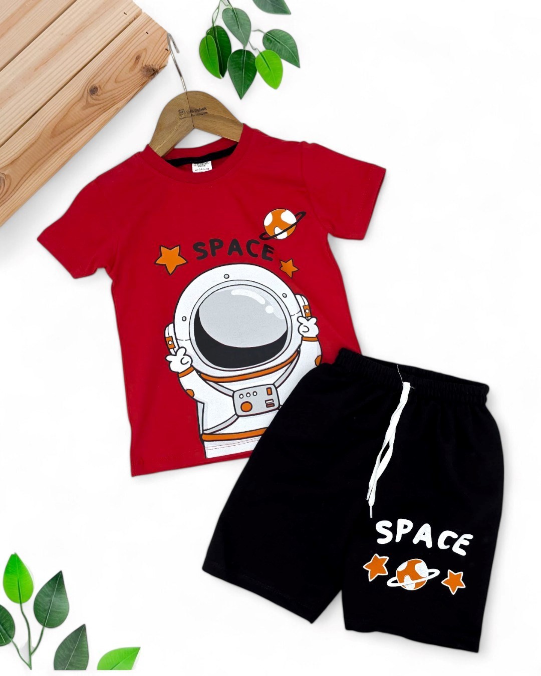 Erkek Çocuk Uzay Temalı Astronot Baskılı Yazlık Tişört ve Şort Takımı (4-8 Yaş) – R1954 - KIRMIZI