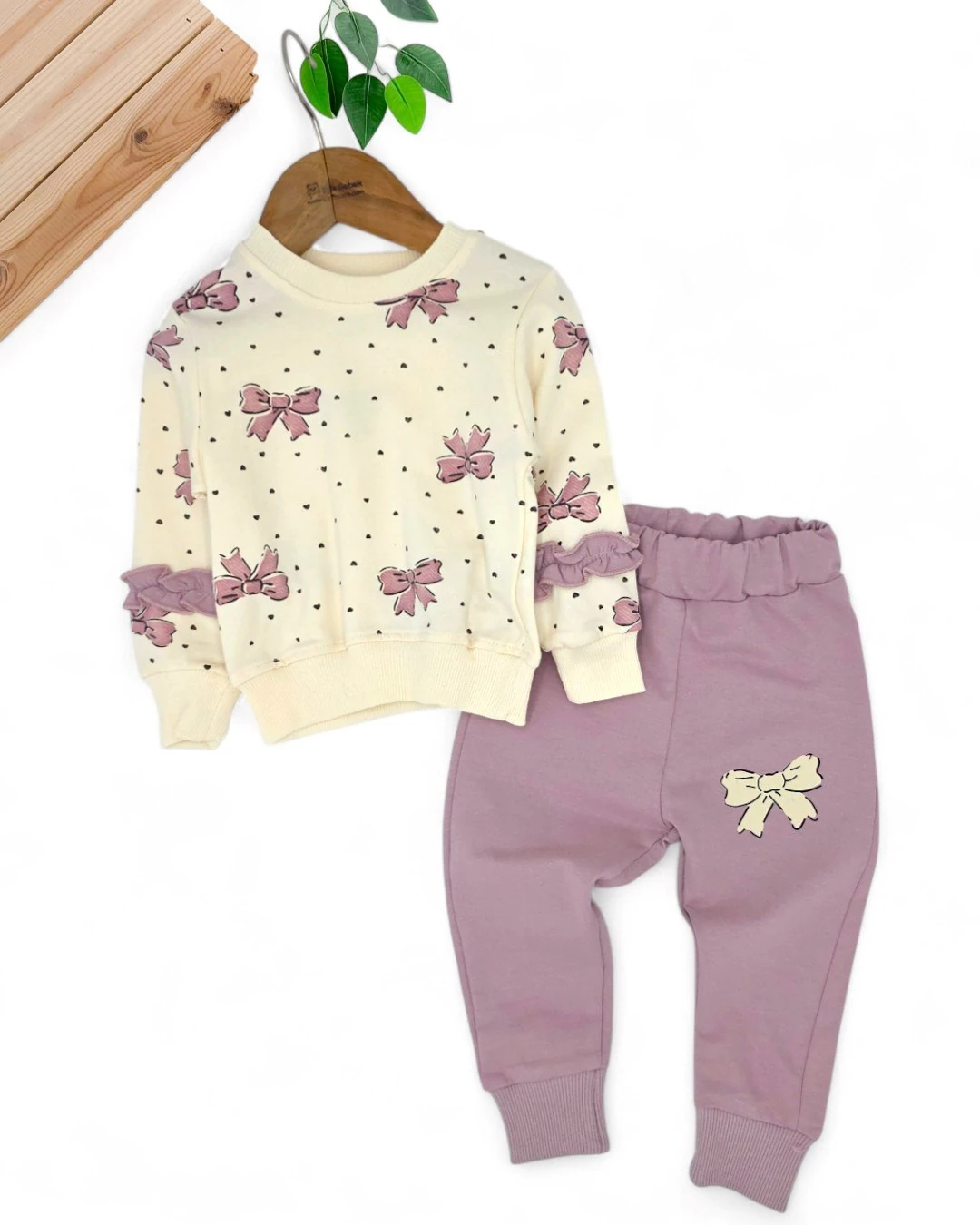 Kız Bebek Fiyonk Baskılı Mevsimlik 2’li Takım – Fiyonklu Fırfırlı Uzun Kollu Üst ve Fitilli Tayt – R1994