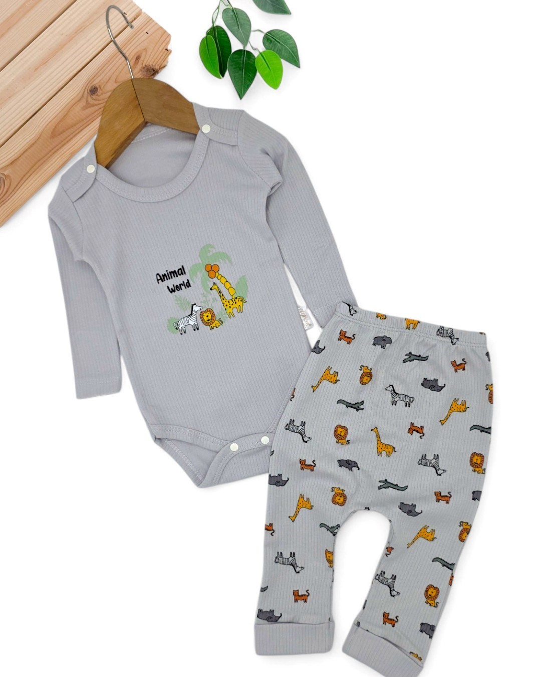 Erkek Bebek Yenidoğan Hayvanlar Baskılı Fitilli Çıtçıtlı Badi ve Altlı Natural Pamuk Bebek Takımı R2153 - GRİ