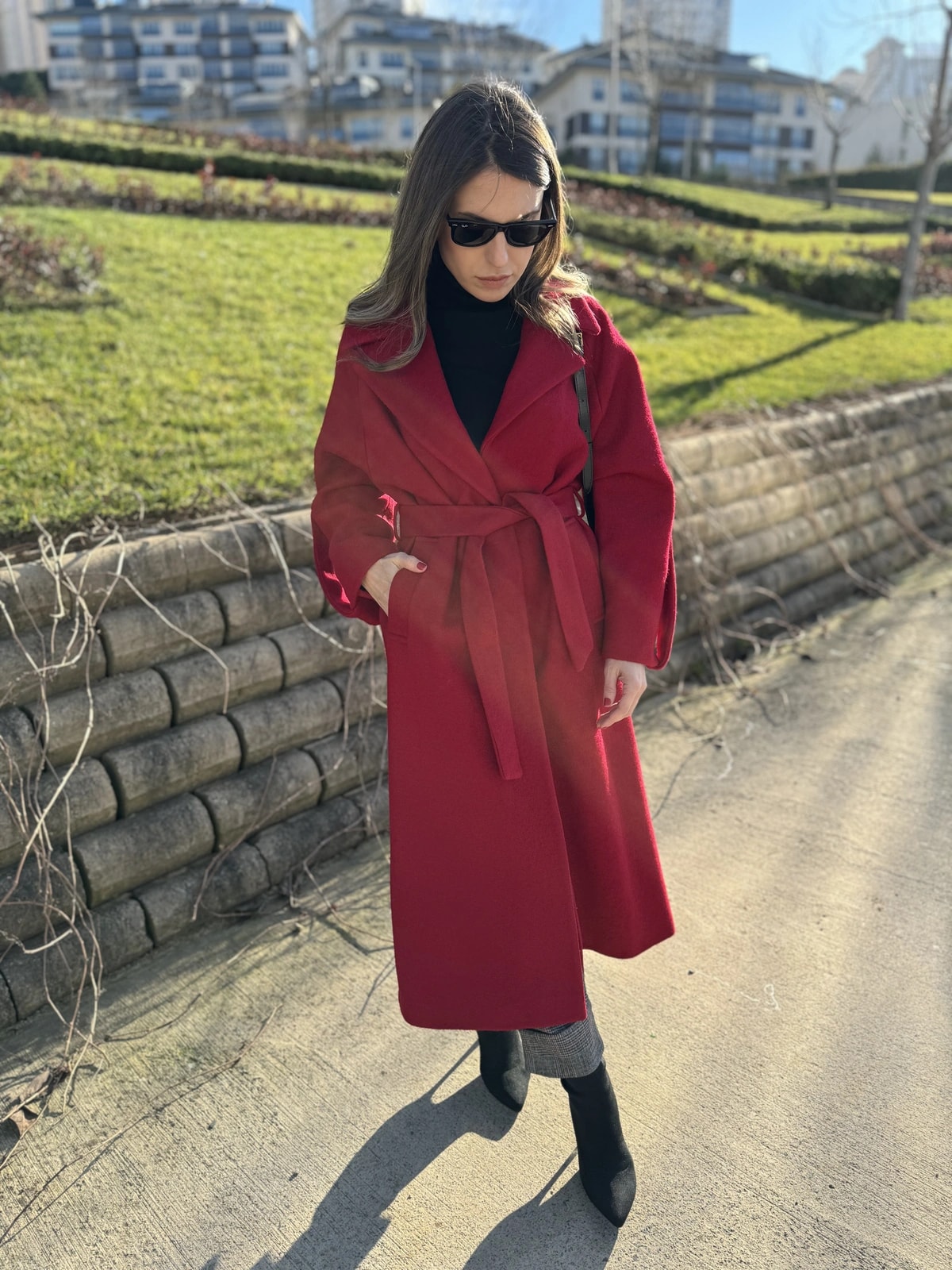 Kolları Düğme Detaylı Kaşe Kaban