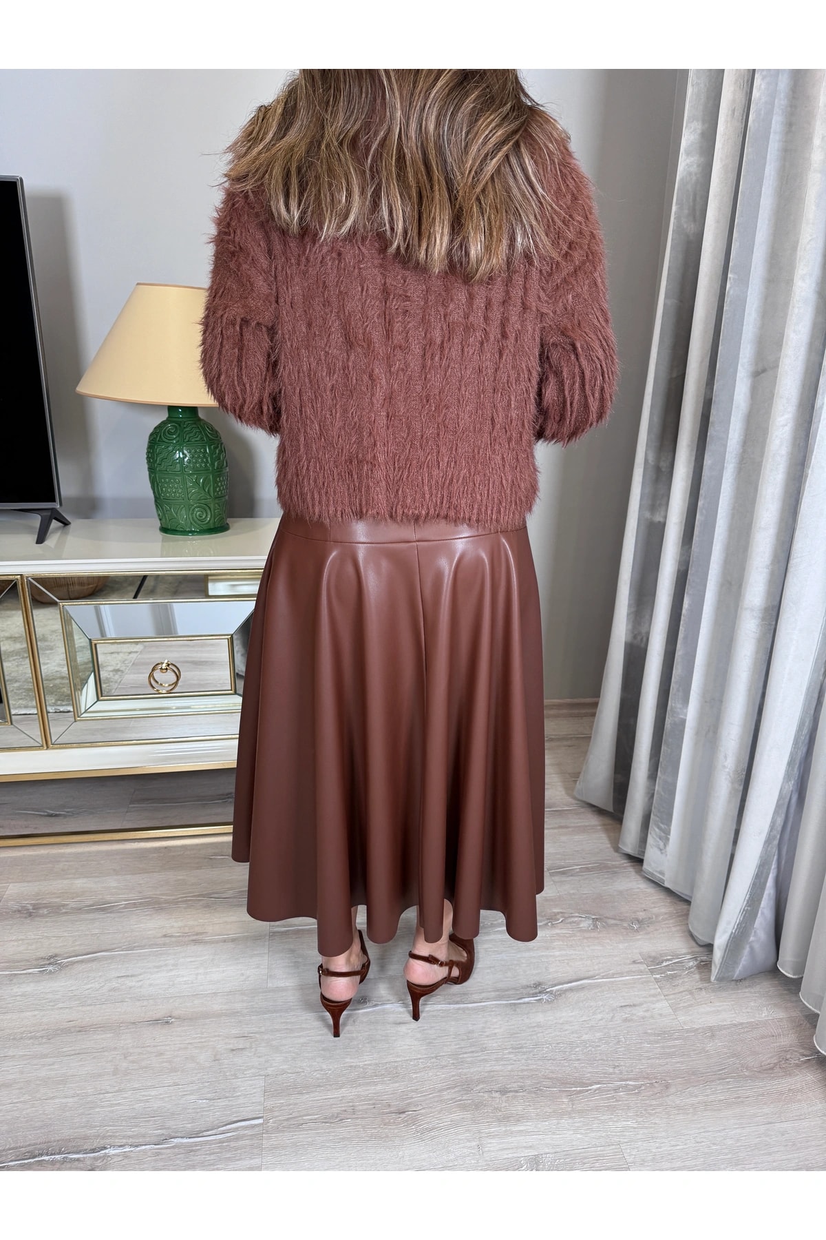 Parçalı Suni Deri Midi Etek