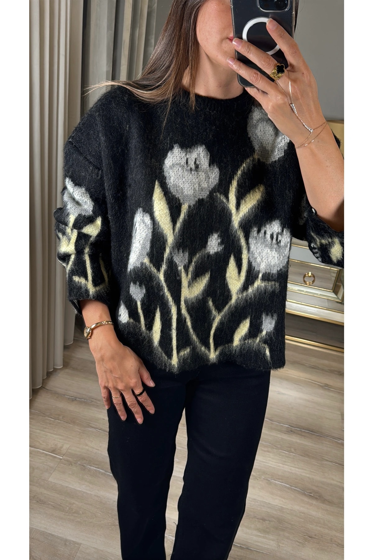 Çiçek Desenli Şardonlu Oversize Kazak