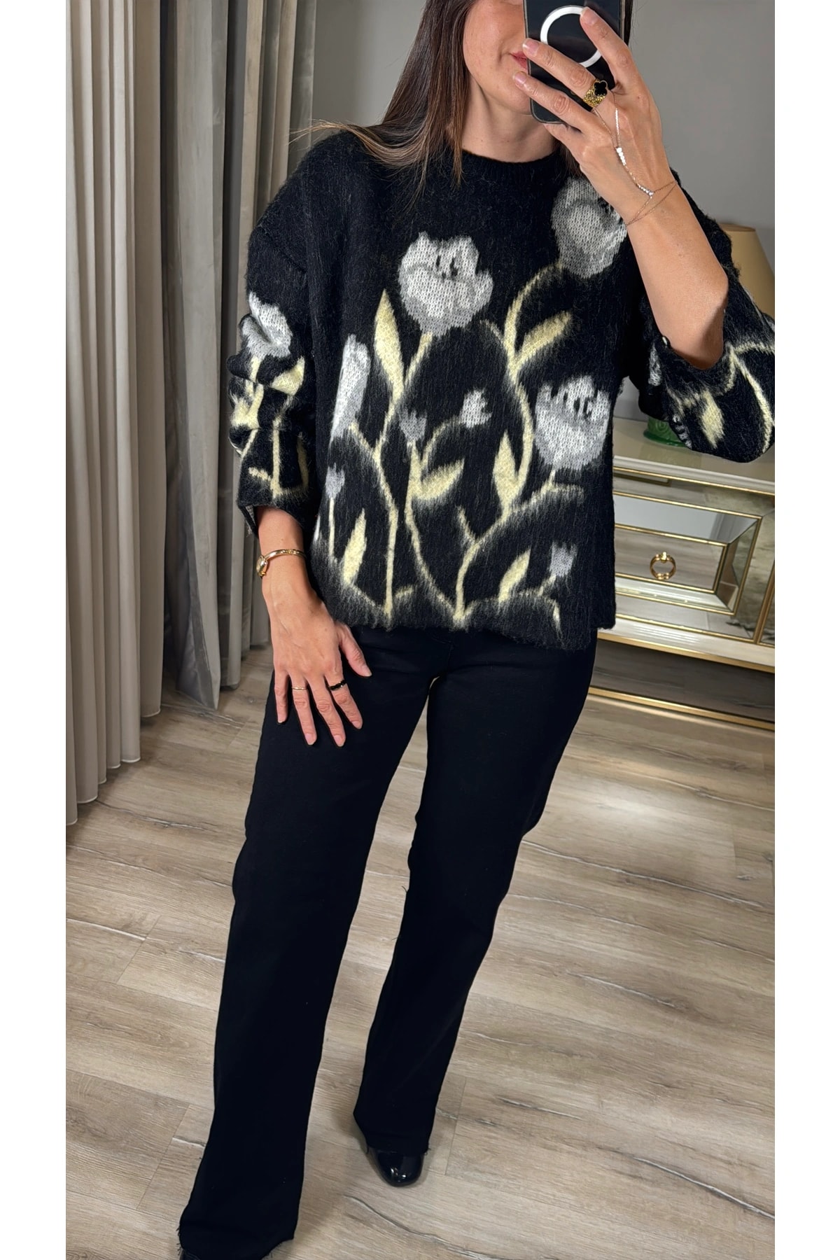 Çiçek Desenli Şardonlu Oversize Kazak