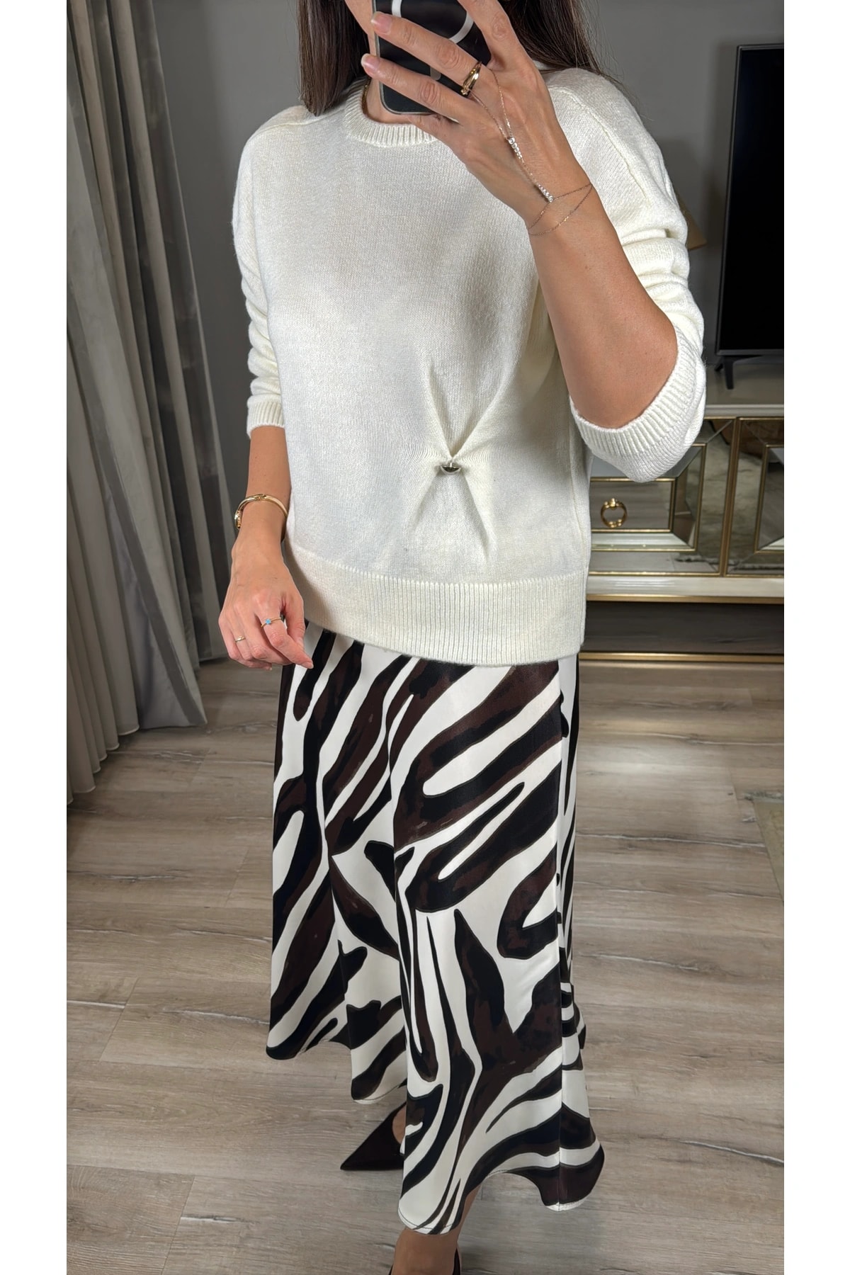 Düğme Detaylı Kazak