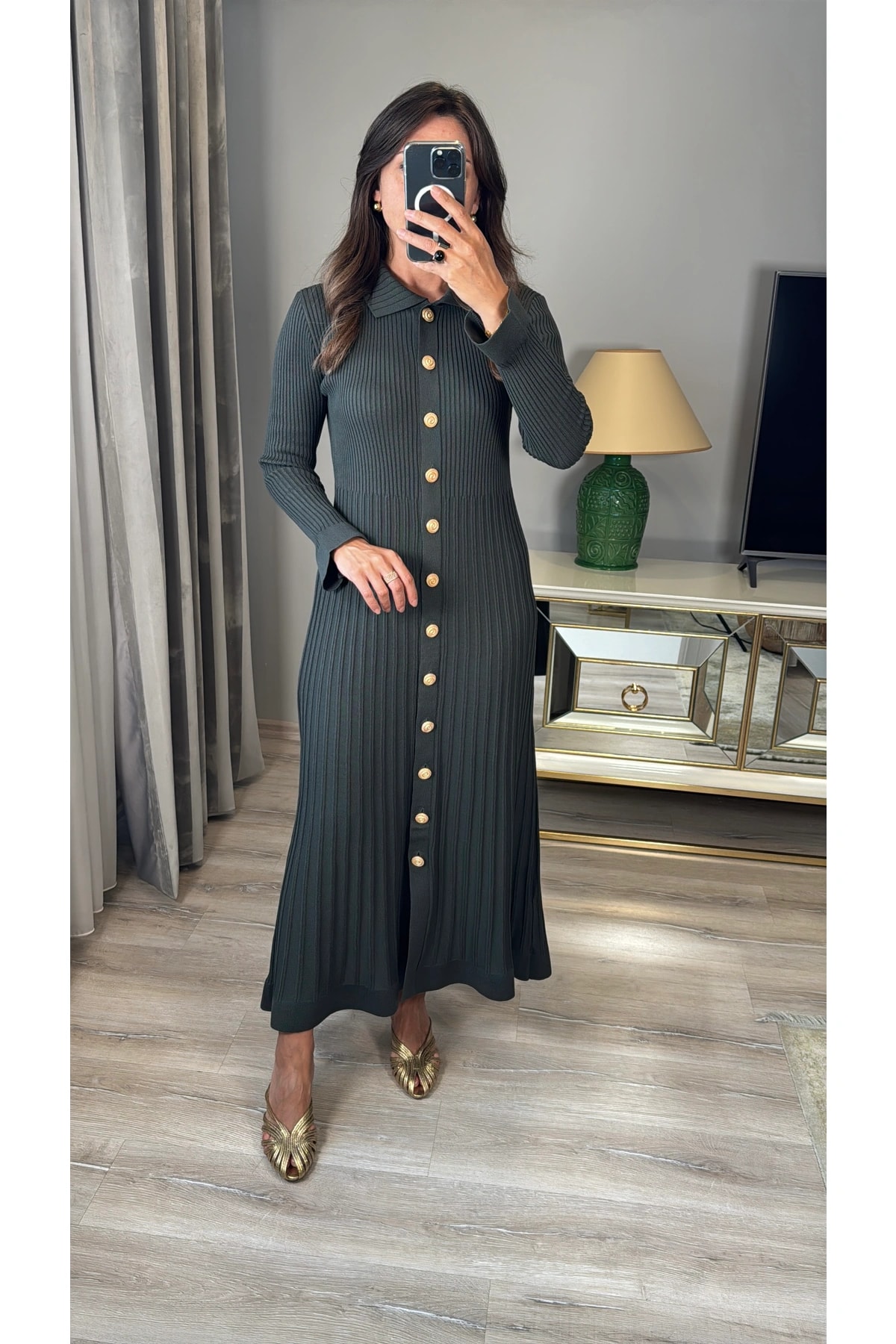 Metal Düğmeli Triko Elbise