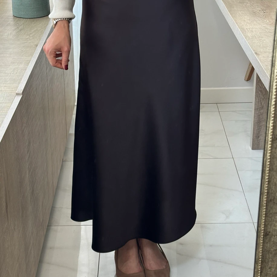 Kahverengi Saten Etek