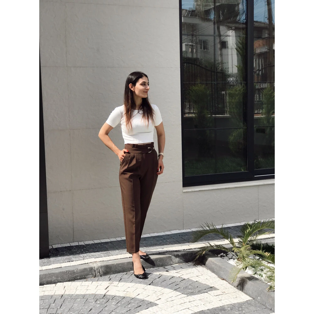 Bel Detaylı Pantolon