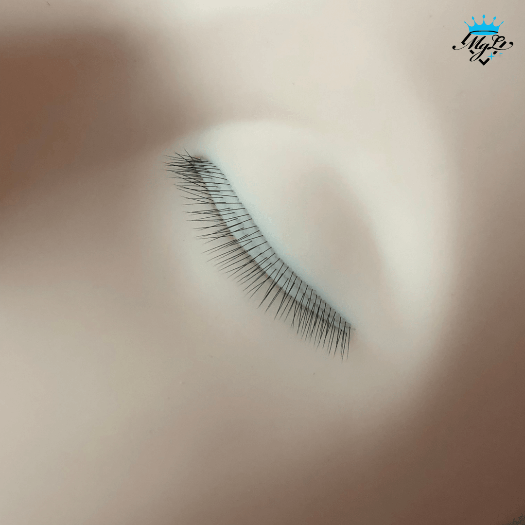 Kirpikli Eğitim Yüzü Manken Matilda Magic Lash®