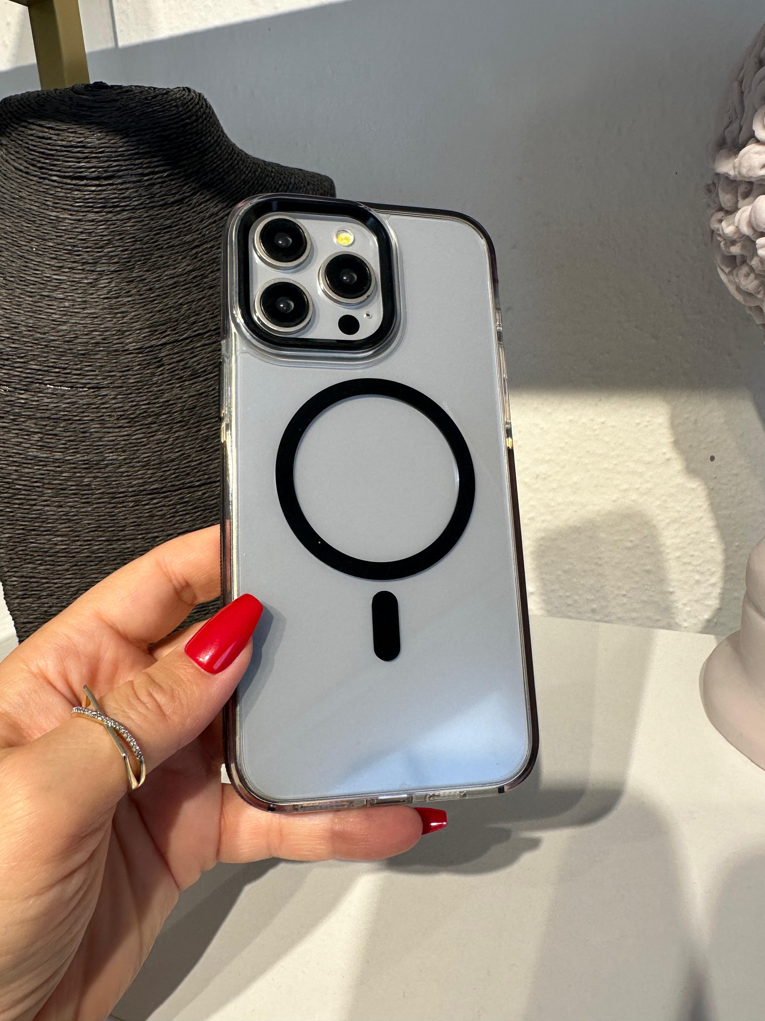 Renk Yansımalı Pürüzlü Kenar Bantlı Magsafe Özellikli Kılıf - Siyah